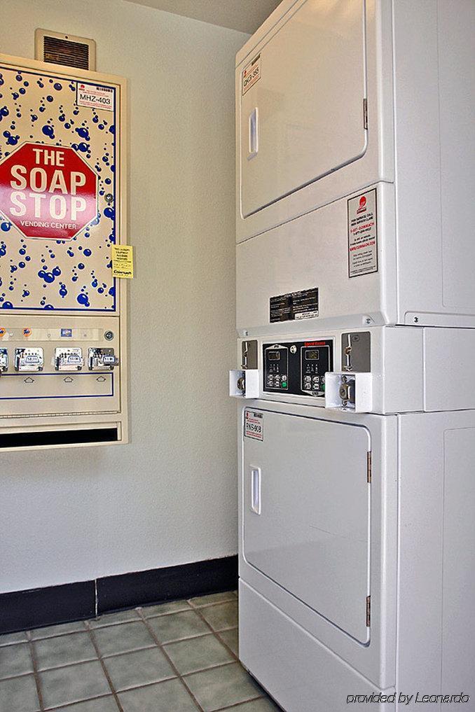 Motel 6 Milwaukee West - Brookfield Bagian luar foto