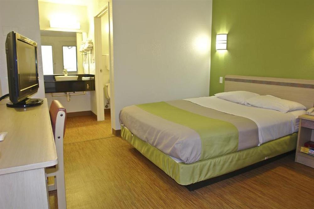 Motel 6 Milwaukee West - Brookfield Ruang foto