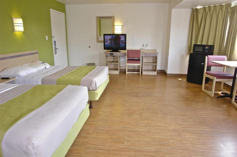 Motel 6 Milwaukee West - Brookfield Ruang foto